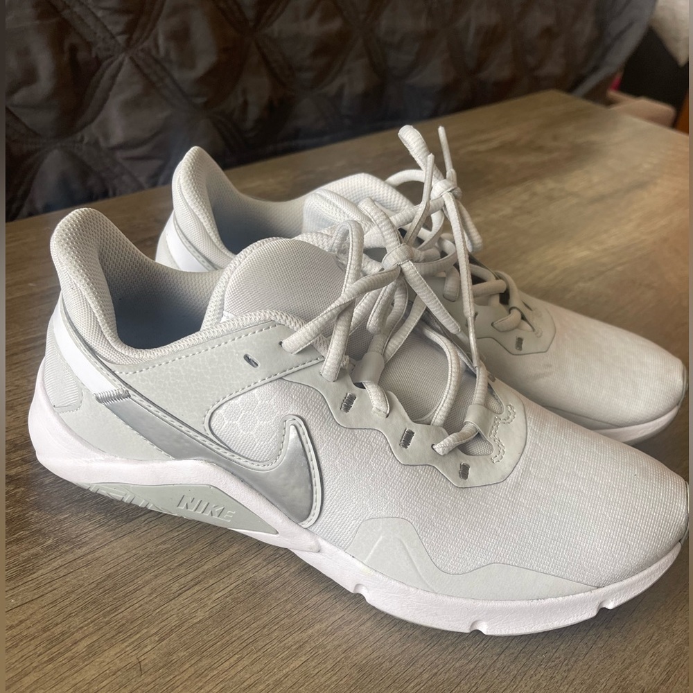 Nike Legend sneakers
